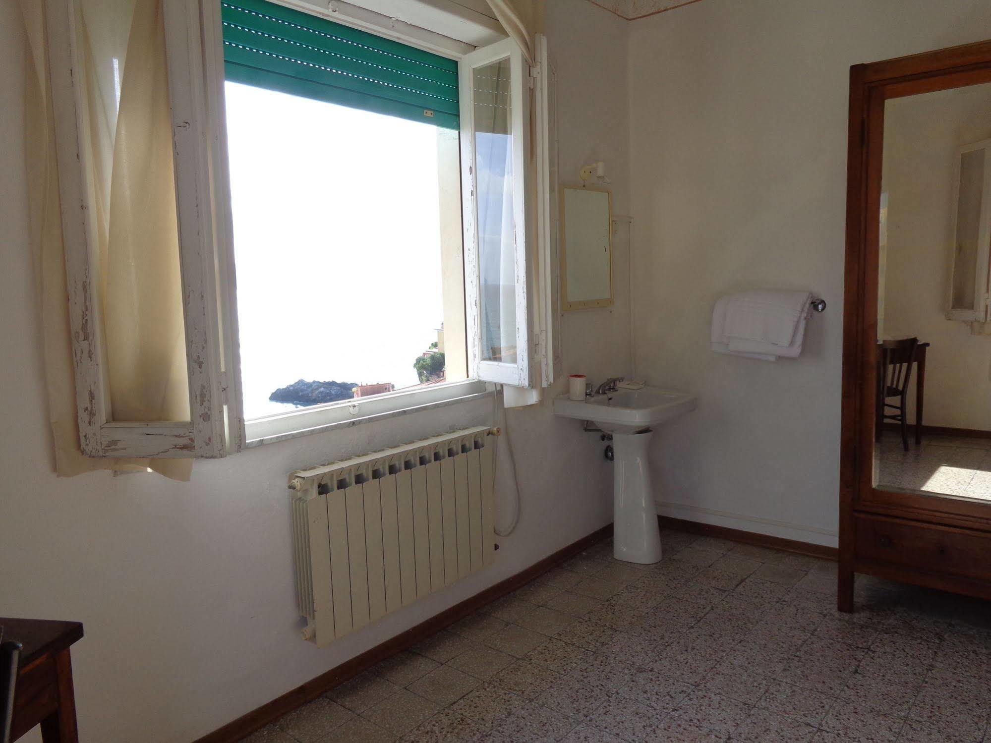 Albergo Delle Ondine Tellaro Luaran gambar